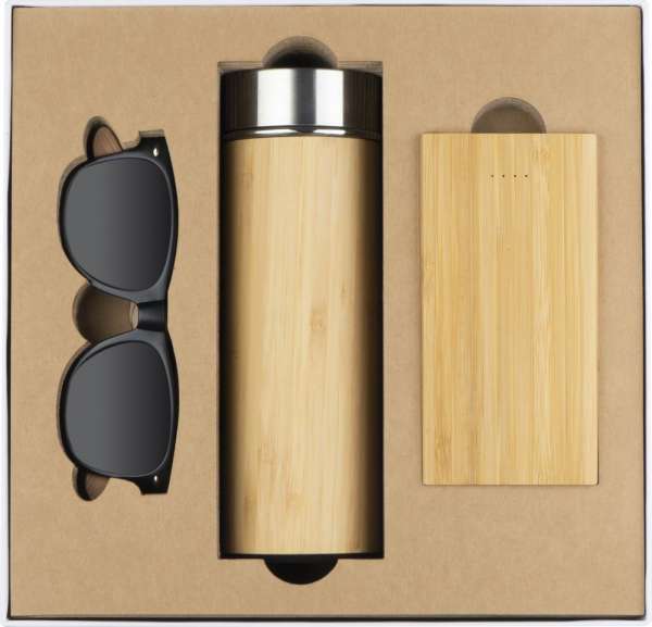 Geschenkset bestehend aus Powerbank, Thermobecher und Sonnenbrille