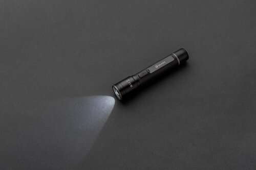 Gear X Taschenlampe aus RCS recycelt. Aluminium mit USB-Akku