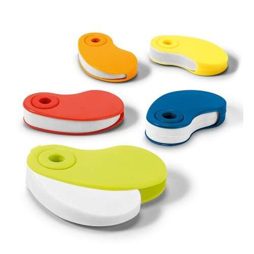 SIZA. Weißes Radiergummi aus TPR mit farbiger PP-Schutzhülle