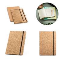 Vorschau: FREUD. A5 Notizblock und Kugelschreiberset aus Kork Vorschau: FREUD. A5 Notizblock und Kugelschreiberset aus Kork