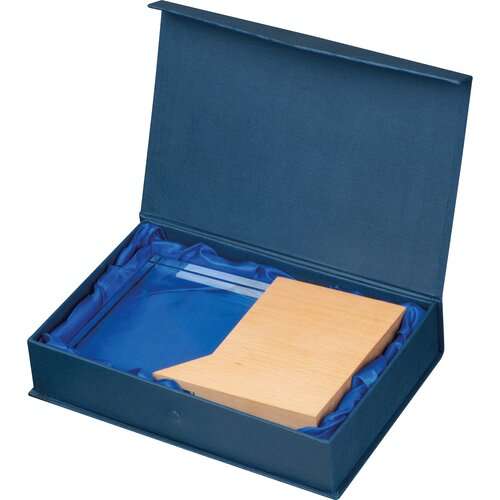 Trophäe mit Holzsockel